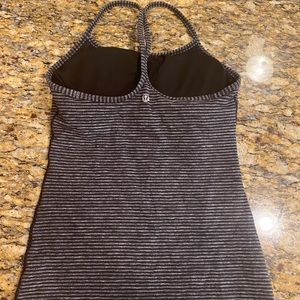 Lululemon top